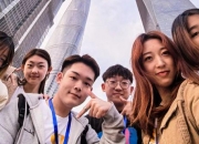 爱游戏官方-包含激烈角逐带来现场欢呼喝彩声响云端的词条