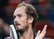 爱游戏官方-年终总决赛险胜戴维斯杯，梅德韦杰夫高光表现