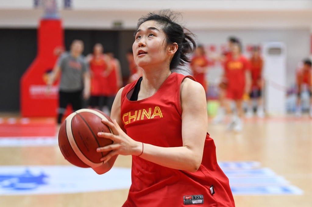 包含泰国女篮队员表现出色在国际赛中获得最佳球员的词条
