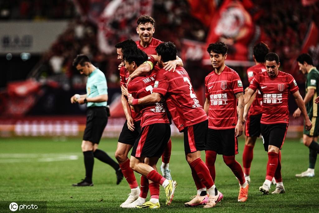 中超联赛顶尖球队集结对决，赛场风云变幻的简单介绍