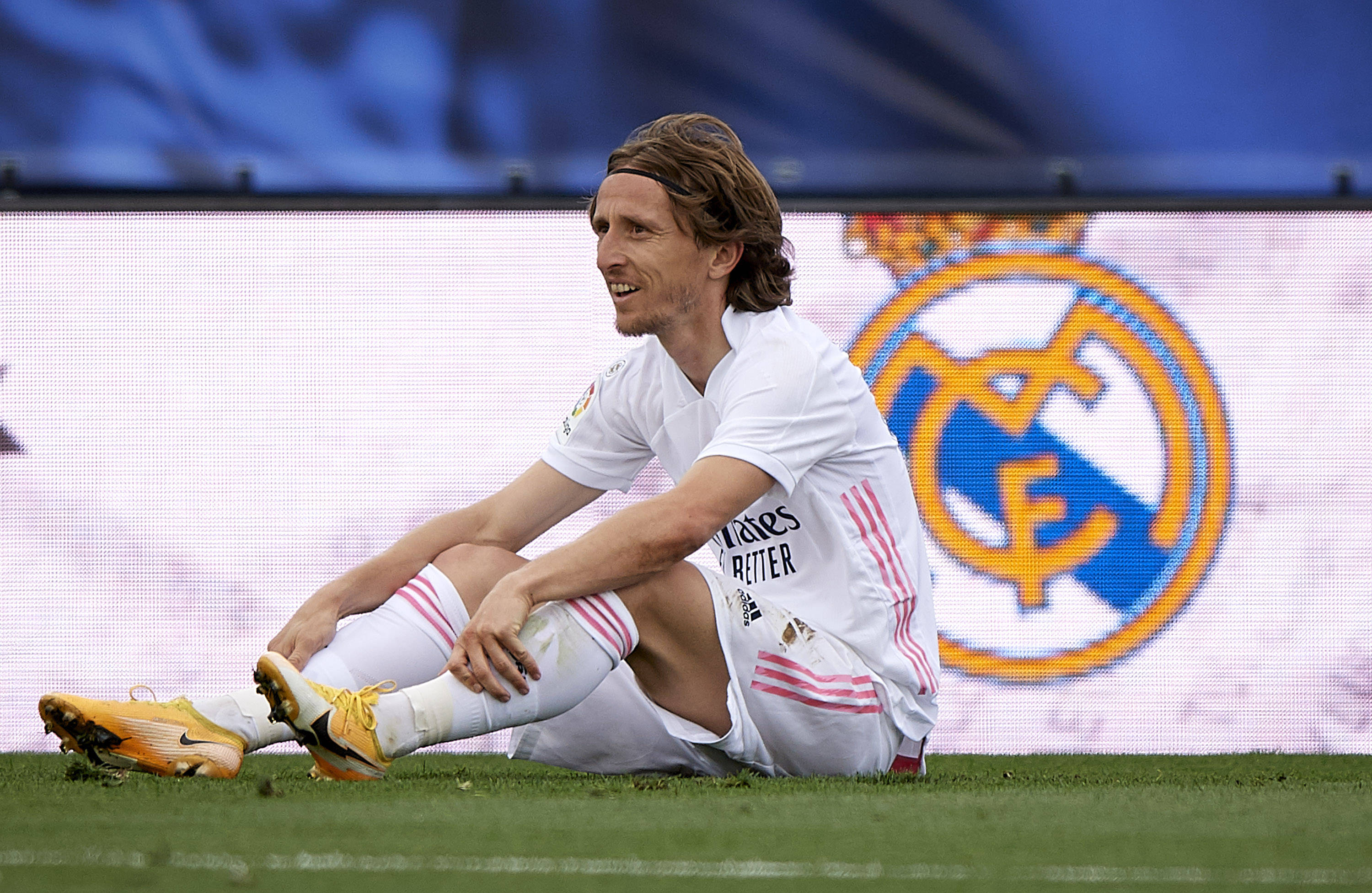 包含韦斯卡客场获胜，实力逐渐暴露的词条