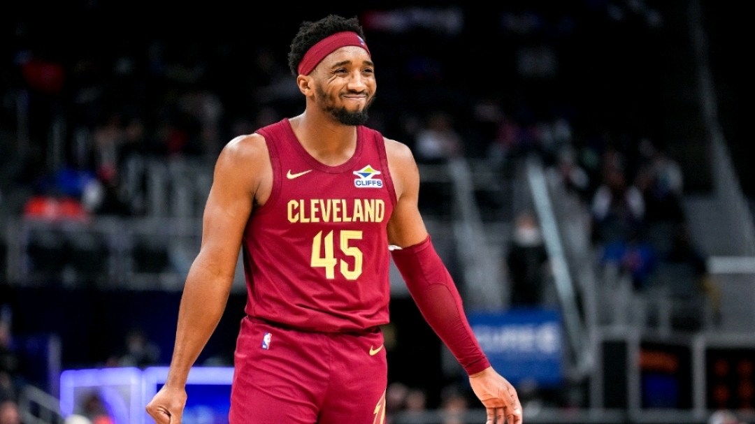 篮网惊险胜76人，保持不败