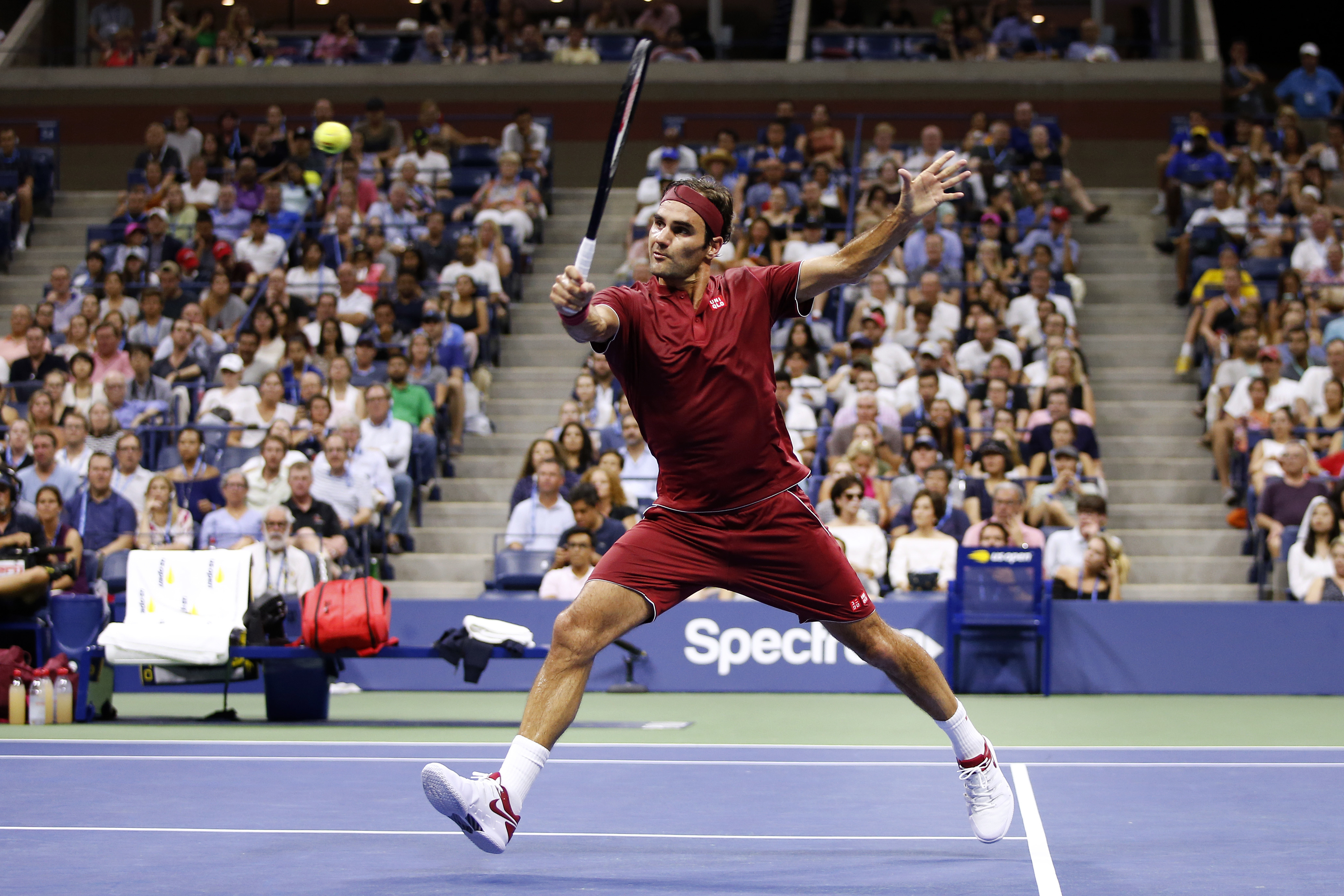 世界网球队险胜法国网球队，费德勒统治全场的简单介绍