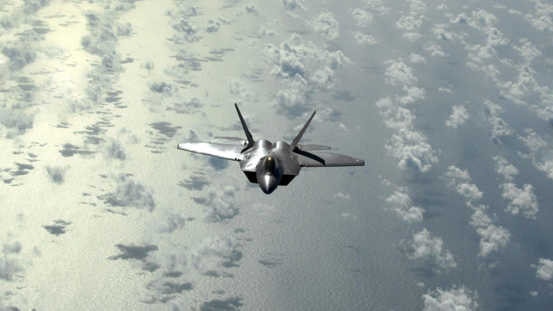 太阳灼烧活塞强势晋级,恩比德全能表现赛后评分拉满